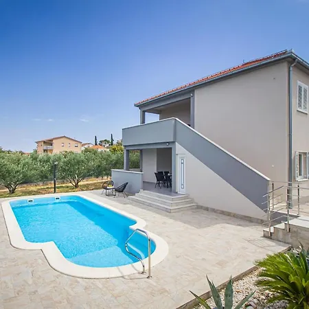 Rozarija 빌라 트로기르