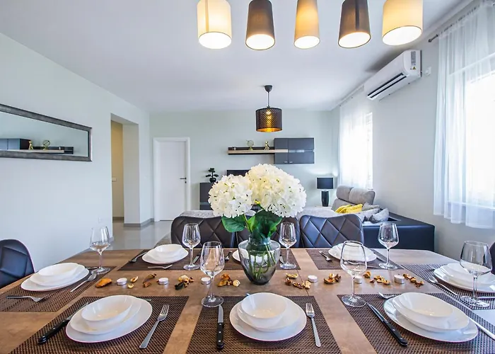 Rozarija * Трогір