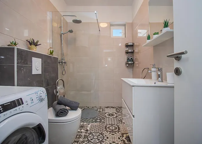 Rozarija Трогір